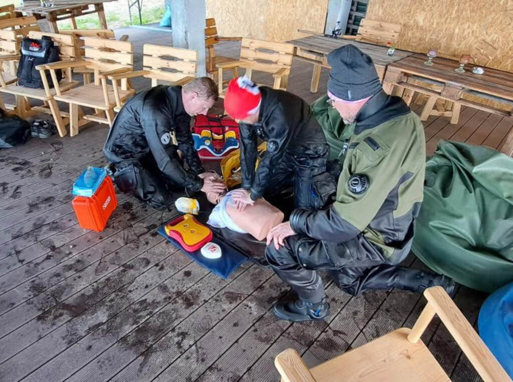 React Right,Diver Stress & Rescue - Aquanautic