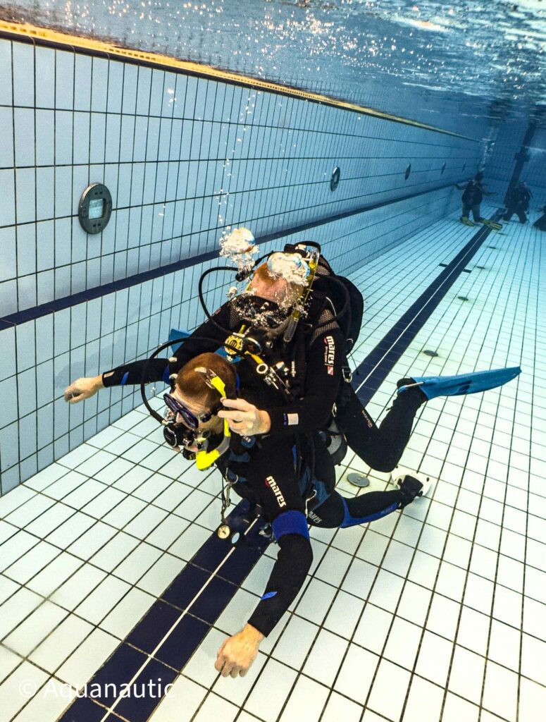 React Right,Diver Stress & Rescue - Aquanautic